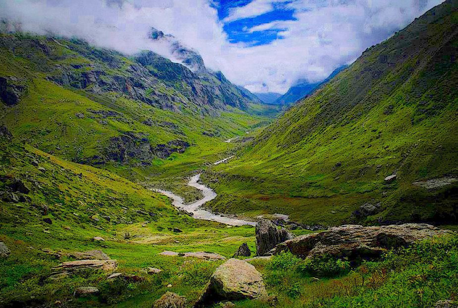 Pin Parvathi Trek Lazy Monk Adventure